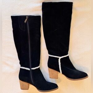 BLONDO Black Suede Leather & Shearling Block Heel Boots w Tan Sole